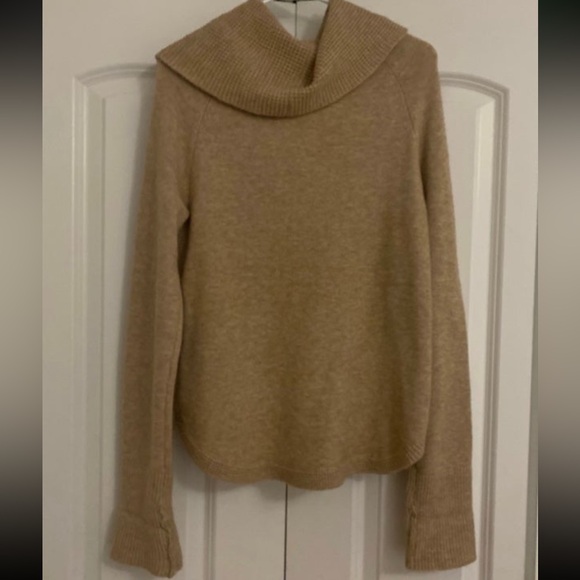 NEW! Women’s Boutique Taupe Cowl Neck Animal Print Sweater M - Picture 9 of 9